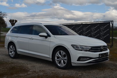 Volkswagen Passat 2.0 TDI DSG Elegance NAVI ACC
