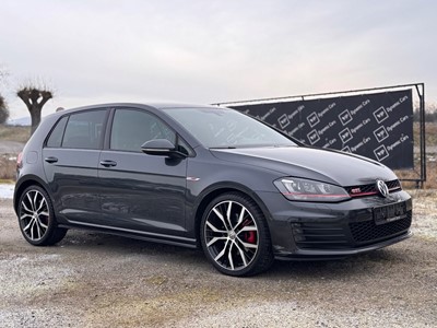 Volkswagen Golf GTI 2.0 TSI 162 kw MANUÁL